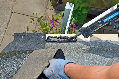 Slik legger du takshingel: Takflatene Slik legger du takshingel: Takflatene